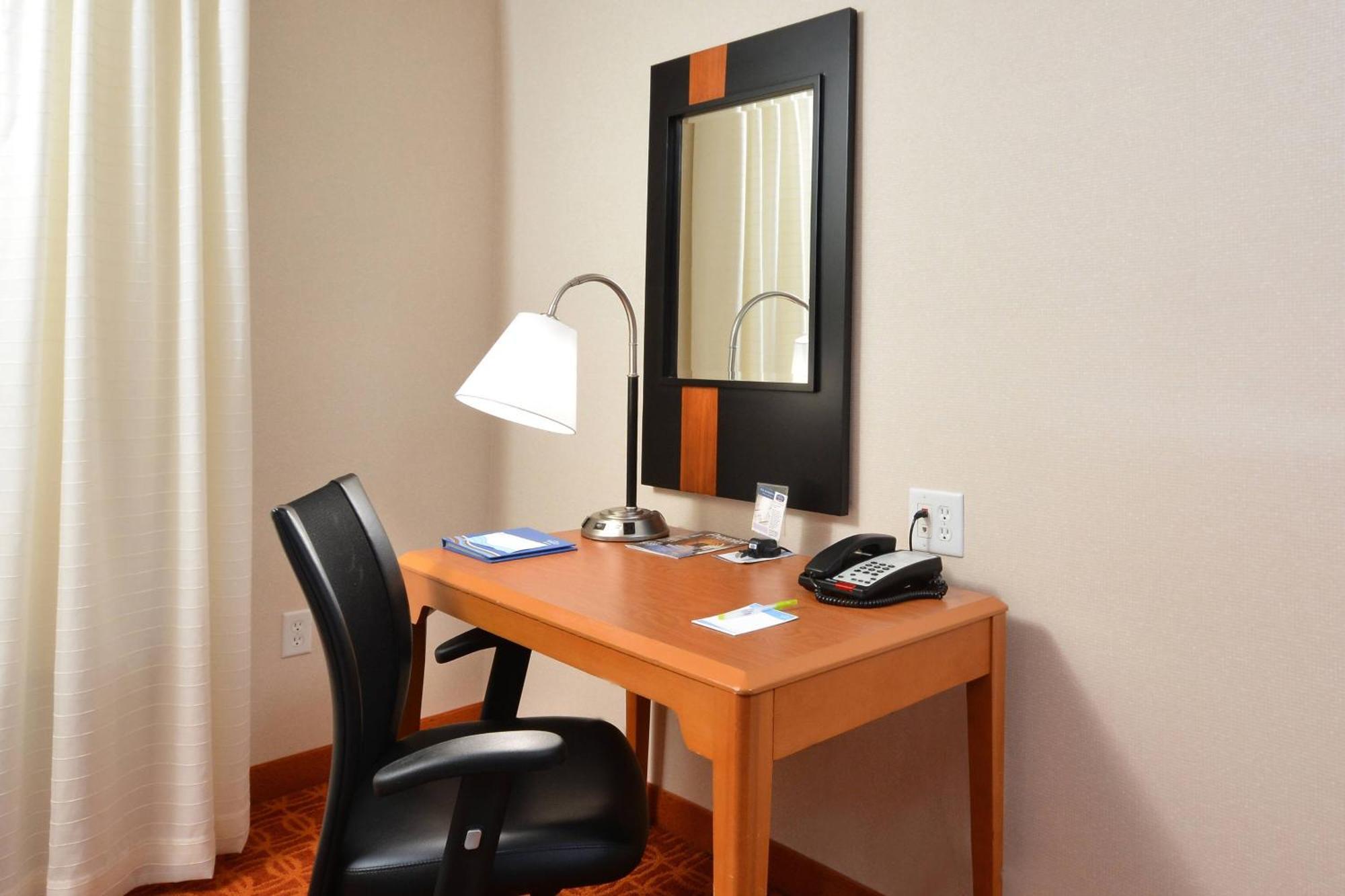 Fairfield Inn & Suites Wytheville Bagian luar foto