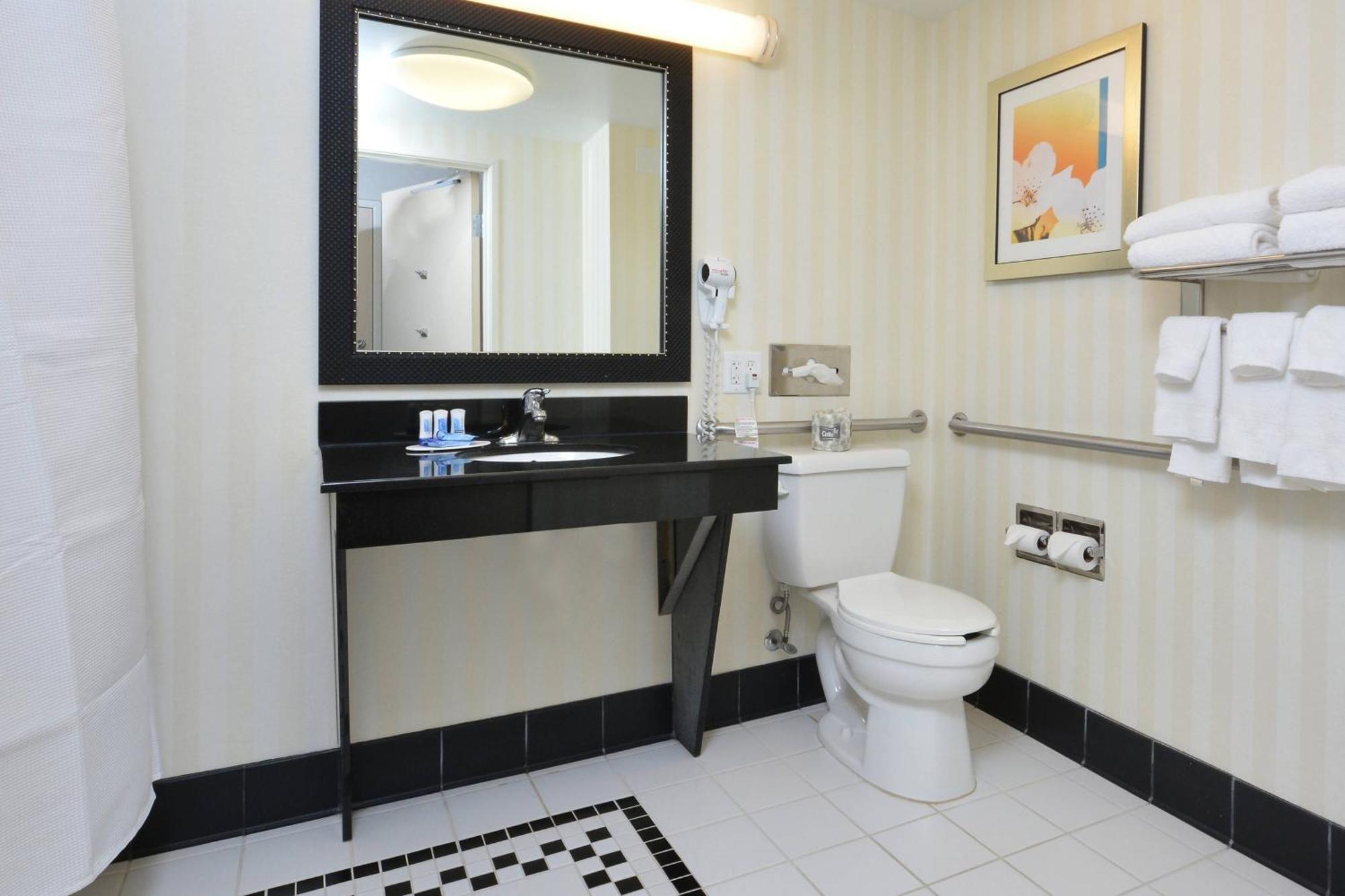 Fairfield Inn & Suites Wytheville Bagian luar foto