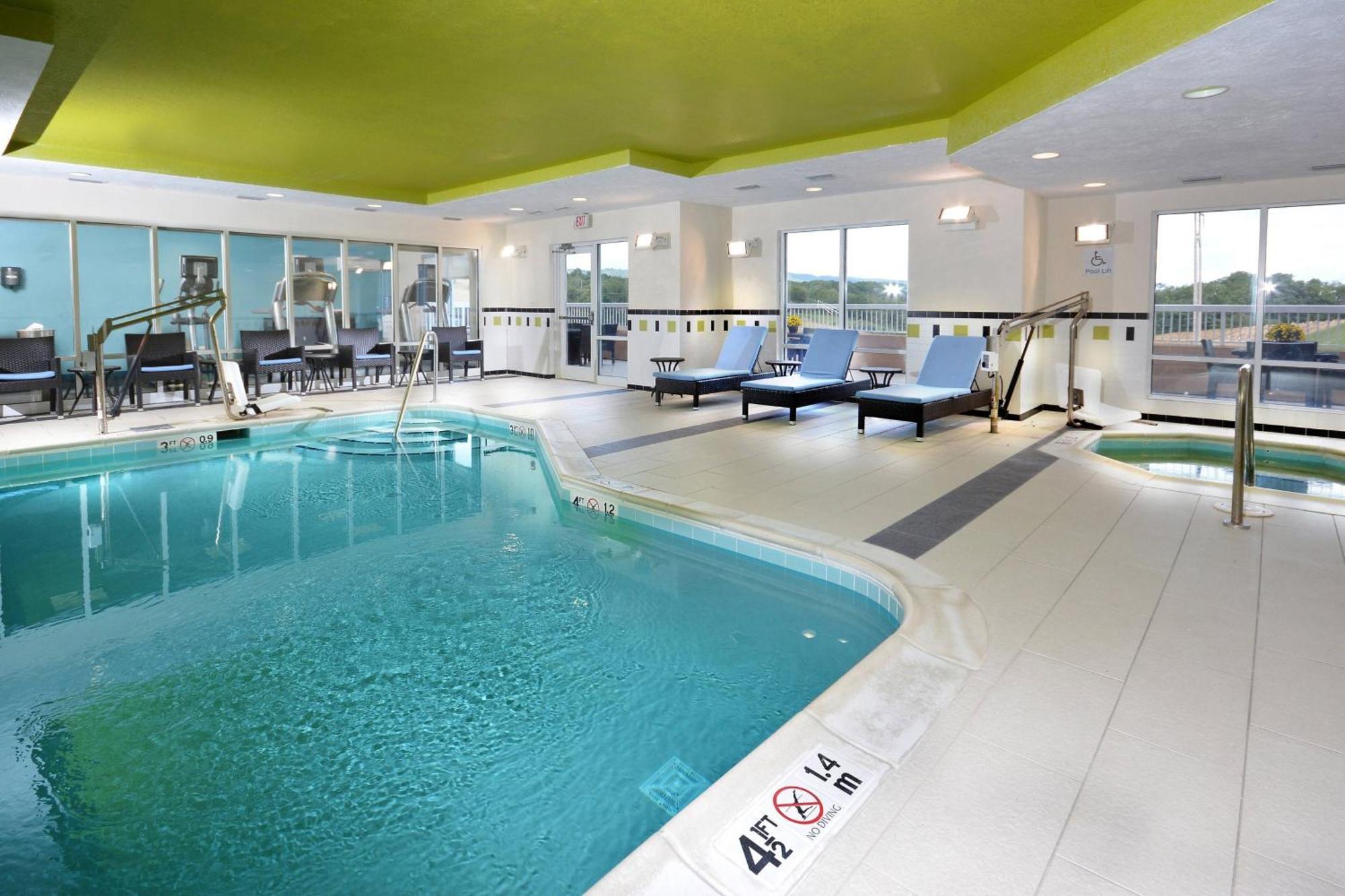 Fairfield Inn & Suites Wytheville Bagian luar foto