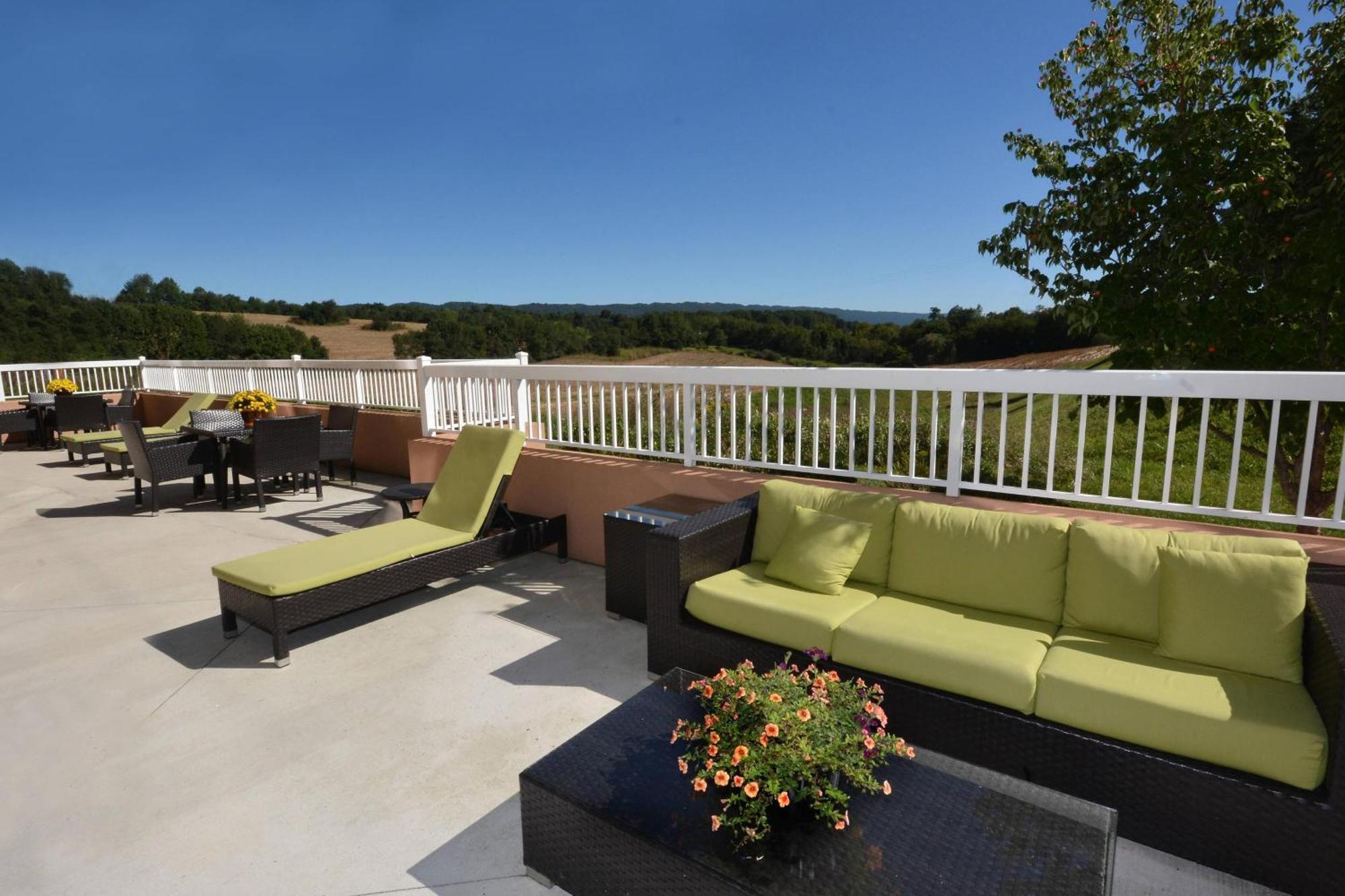 Fairfield Inn & Suites Wytheville Bagian luar foto