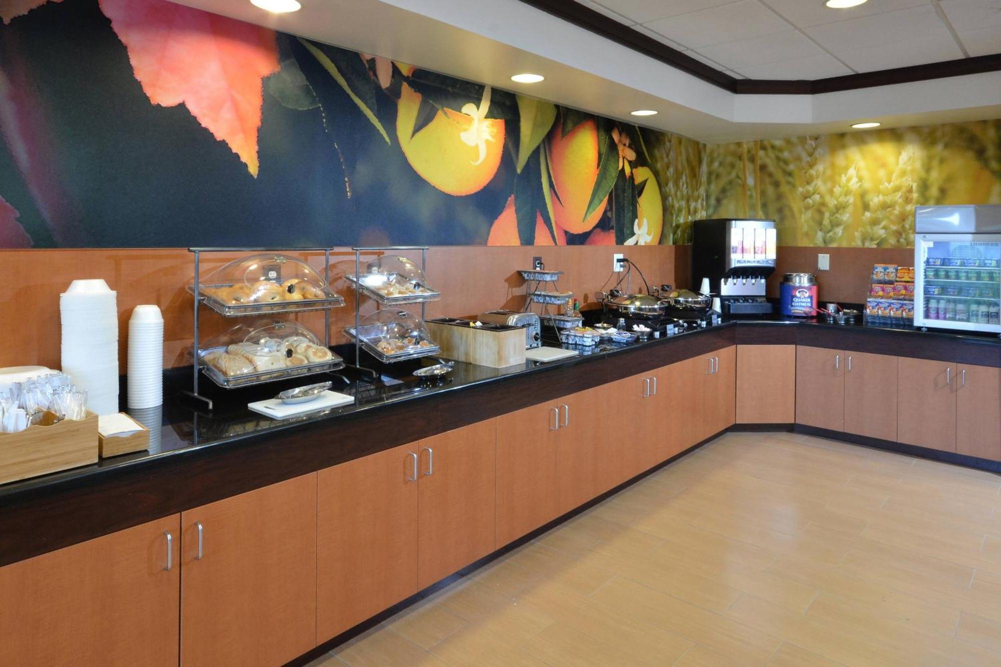 Fairfield Inn & Suites Wytheville Bagian luar foto