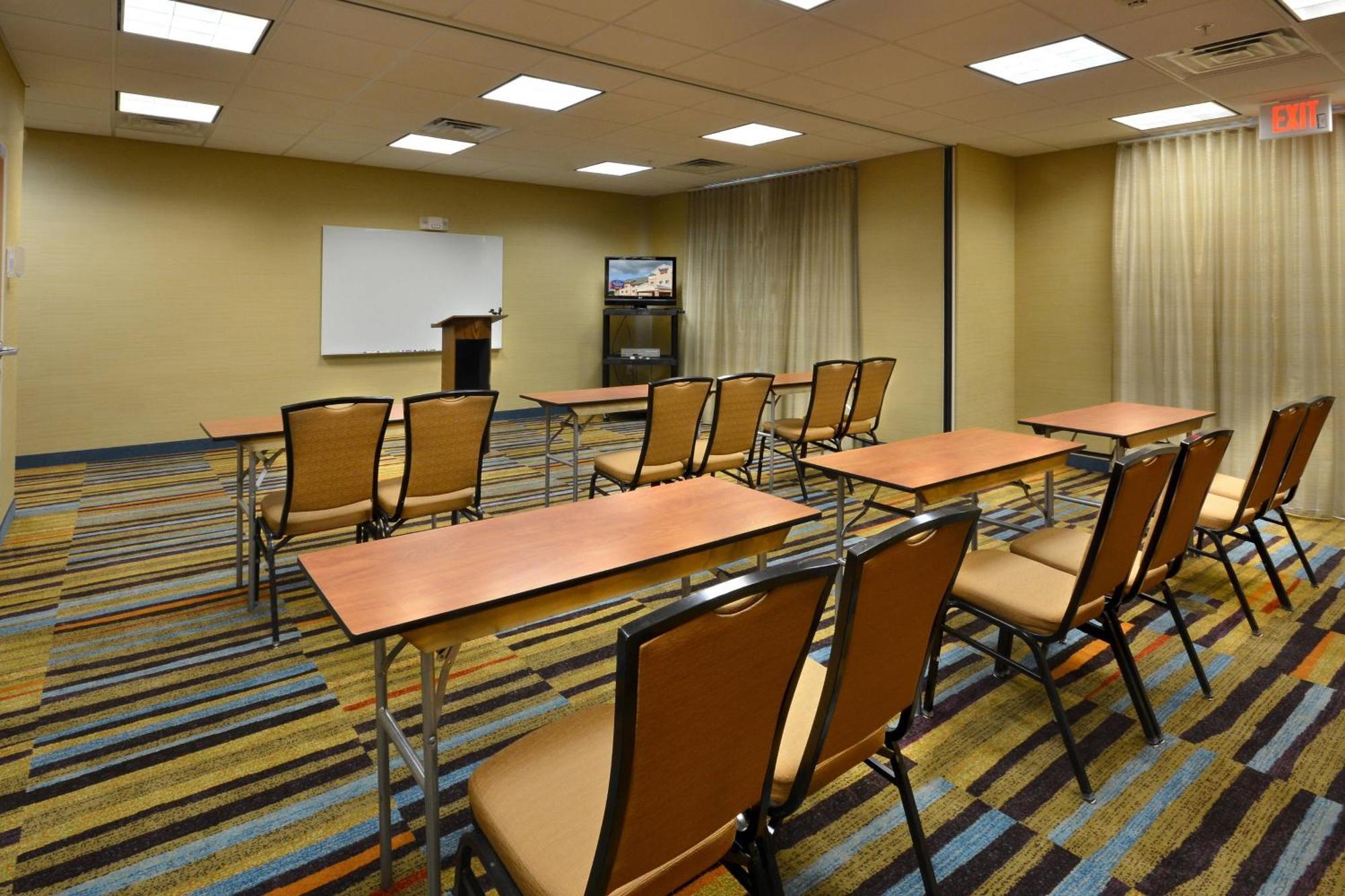 Fairfield Inn & Suites Wytheville Bagian luar foto