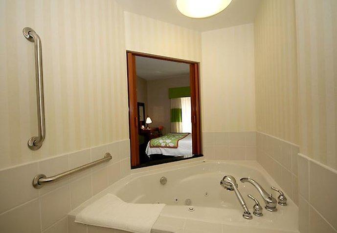 Fairfield Inn & Suites Wytheville Bagian luar foto